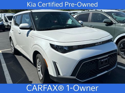Used 2023 Kia Soul LX FWD image 2