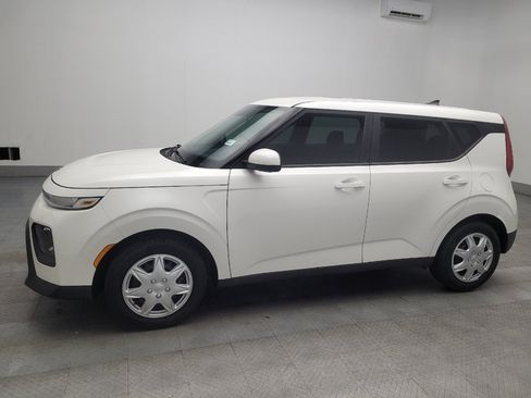 Used 2020 Kia Soul LX FWD image 2