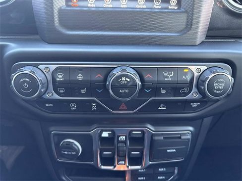 Used 2021 Jeep Wrangler Unlimited Sahara image 20