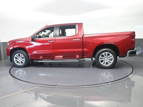 Used 2024 Chevrolet Silverado 1500 LTZ RWD image 3