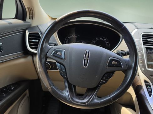 Used 2016 Lincoln MKX Select w/ Select Plus Package FWD image 9