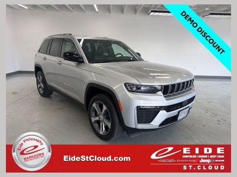 New 2026 Jeep Grand Cherokee Limited w/ Trailer Tow Package AWD/4WD image 1