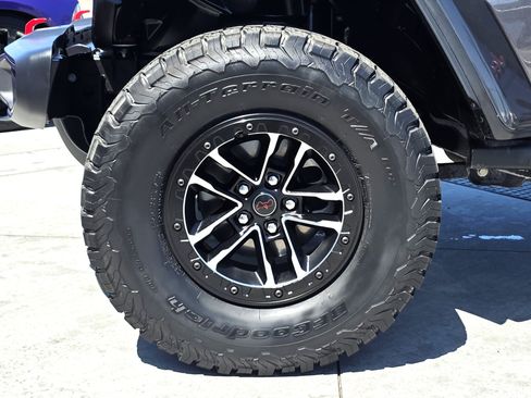 Used 2023 Jeep Wrangler Unlimited Rubicon w/ Xtreme 35 Tire Package AWD/4WD image 9