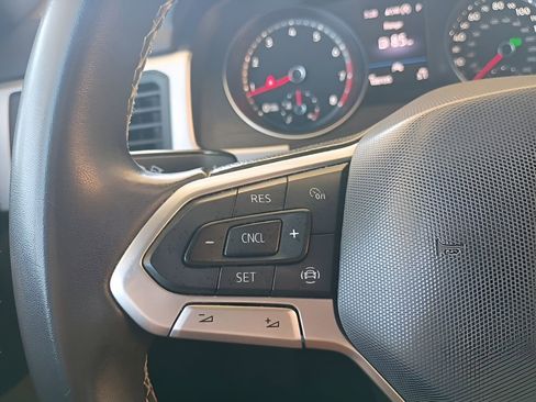 Used 2021 Volkswagen Atlas Cross Sport SE FWD image 6
