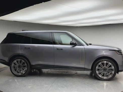 New 2026 Land Rover Range Rover Long Wheelbase SE AWD/4WD image 9