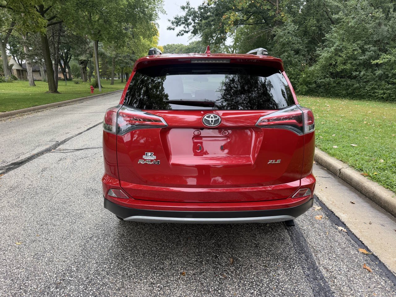 Used 2017 Toyota RAV4 XLE FWD image 4