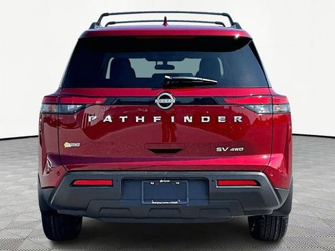 Used 2023 Nissan Pathfinder SV image 5