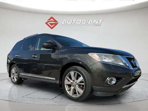 Used 2015 Nissan Pathfinder Platinum w/ Cargo Package FWD image 10