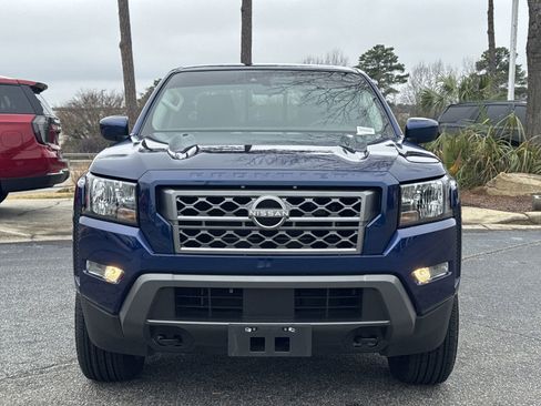 Used 2022 Nissan Frontier SV image 3