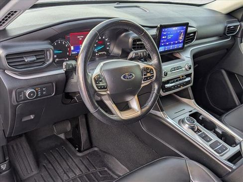 Used 2022 Ford Explorer XLT w/ Equipment Group 202A RWD image 10