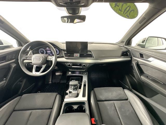 Used 2024 Audi Q5 e Premium Plus w/ Premium Plus Package AWD/4WD image 3