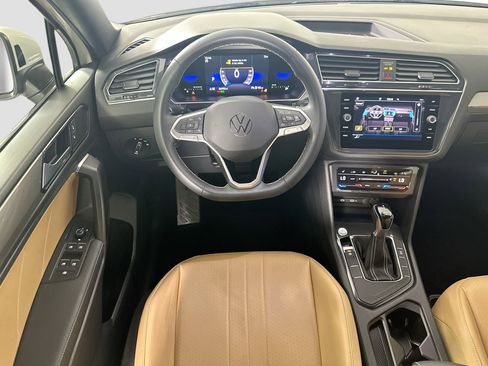 Certified 2023 Volkswagen Tiguan SE image 20