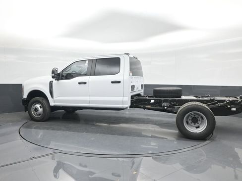 New 2025 Ford F350 XL image 24