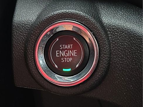 Used 2022 Chevrolet TrailBlazer RS w/ Technology Package FWD image 15