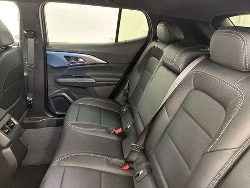 Used 2025 Chevrolet Equinox EV LT w/ Convenience Package image 18