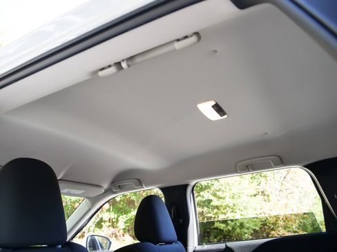 Used 2024 Mitsubishi Outlander ES image 27