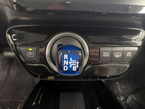 Used 2020 Toyota Prius Prime XLE FWD image 28