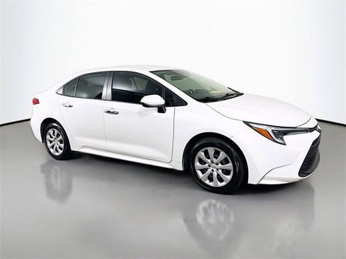 Used 2023 Toyota Corolla LE image 26