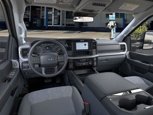 New 2026 Ford F250 XLT w/ FX4 Off-Road Package image 9