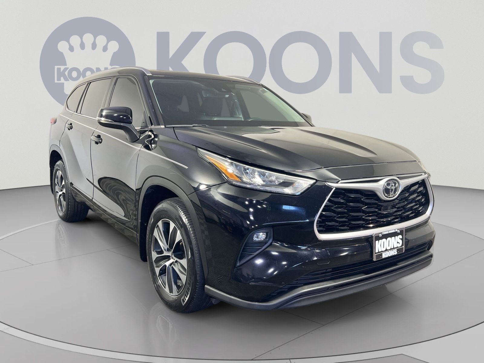 Used 2020 Toyota Highlander XLE AWD/4WD image 10