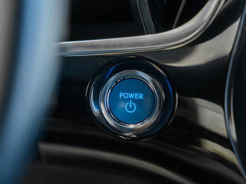 Used 2022 Toyota Prius Prime XLE FWD image 22