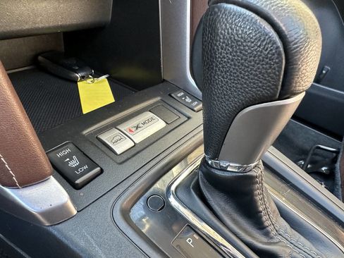 Used 2017 Subaru Forester 2.5i Touring image 14