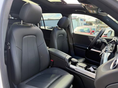 Used 2023 Mercedes-Benz EQB 300 4MATIC image 35