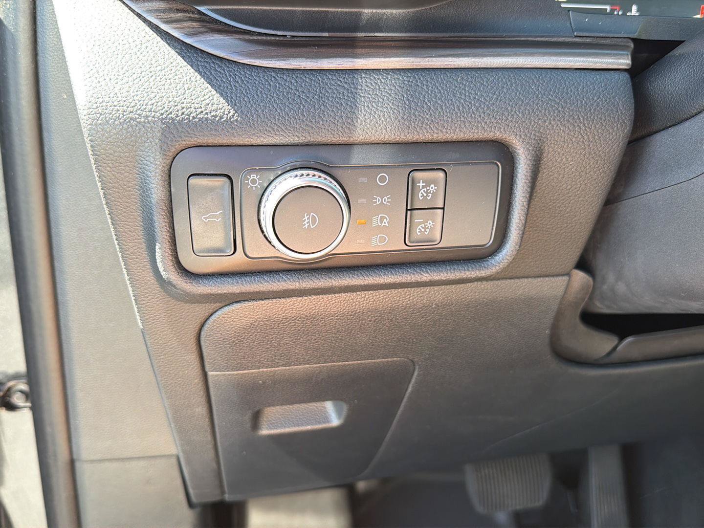 Used 2020 Ford Explorer Limited RWD image 20