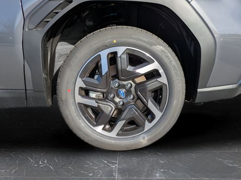 Used 2026 Subaru Forester Premium AWD/4WD image 11