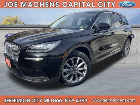 Used 2022 Lincoln Corsair AWD w/ Premium Package image 3