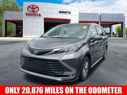 Certified 2024 Toyota Sienna XLE w/ XLE Plus Package FWD image 3