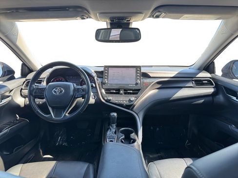 Used 2022 Toyota Camry XSE FWD image 13