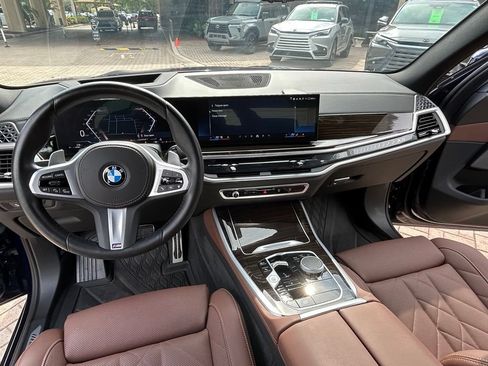 Used 2025 BMW X5 xDrive40i w/ M Sport Package AWD/4WD image 19