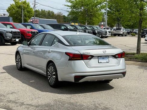 Certified 2025 Nissan Altima 2.5 SV FWD image 6