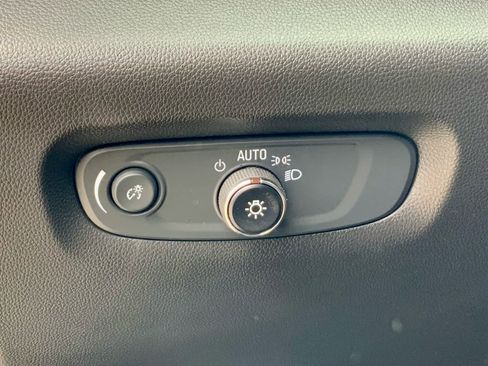 Used 2023 Chevrolet Traverse LT w/ Rear Camera Mirror Package AWD/4WD image 49