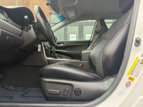 Used 2016 Toyota Camry SE FWD image 17