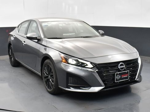 New 2025 Nissan Altima 2.5 SV w/ SV Special Edition Package image 1