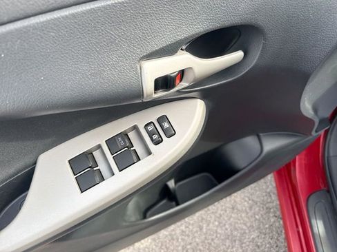 Used 2013 Toyota Corolla LE image 20