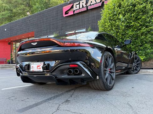 Used 2019 Aston Martin V8 Vantage Coupe RWD image 12