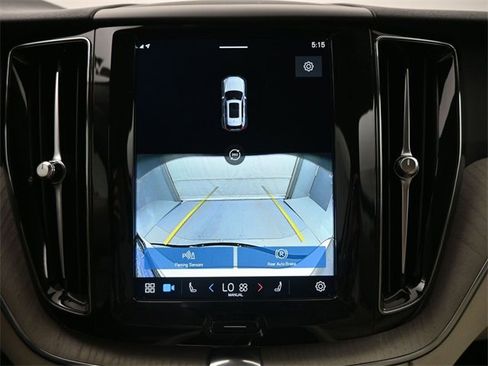 Used 2023 Volvo XC60 B5 Plus image 20