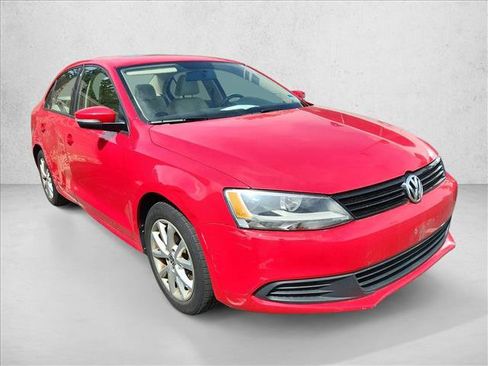 Used 2012 Volkswagen Jetta SE FWD image 3