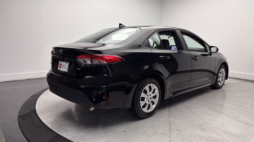 Used 2026 Toyota Corolla LE FWD image 36