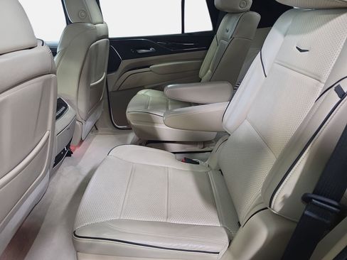 Used 2024 Cadillac Escalade Premium Luxury RWD image 14