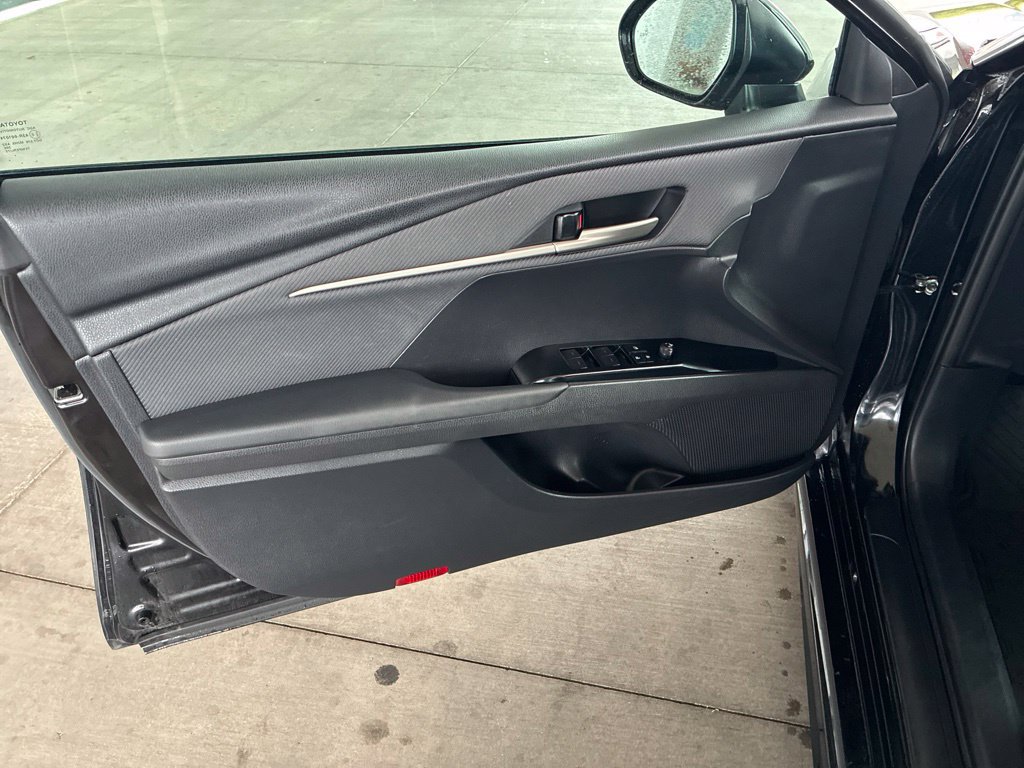 Used 2025 Toyota Camry SE FWD image 10