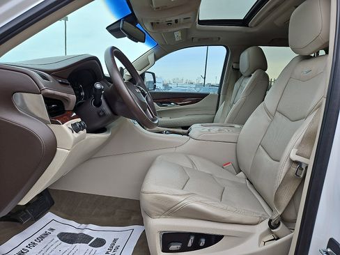 Used 2016 Cadillac Escalade Luxury image 13