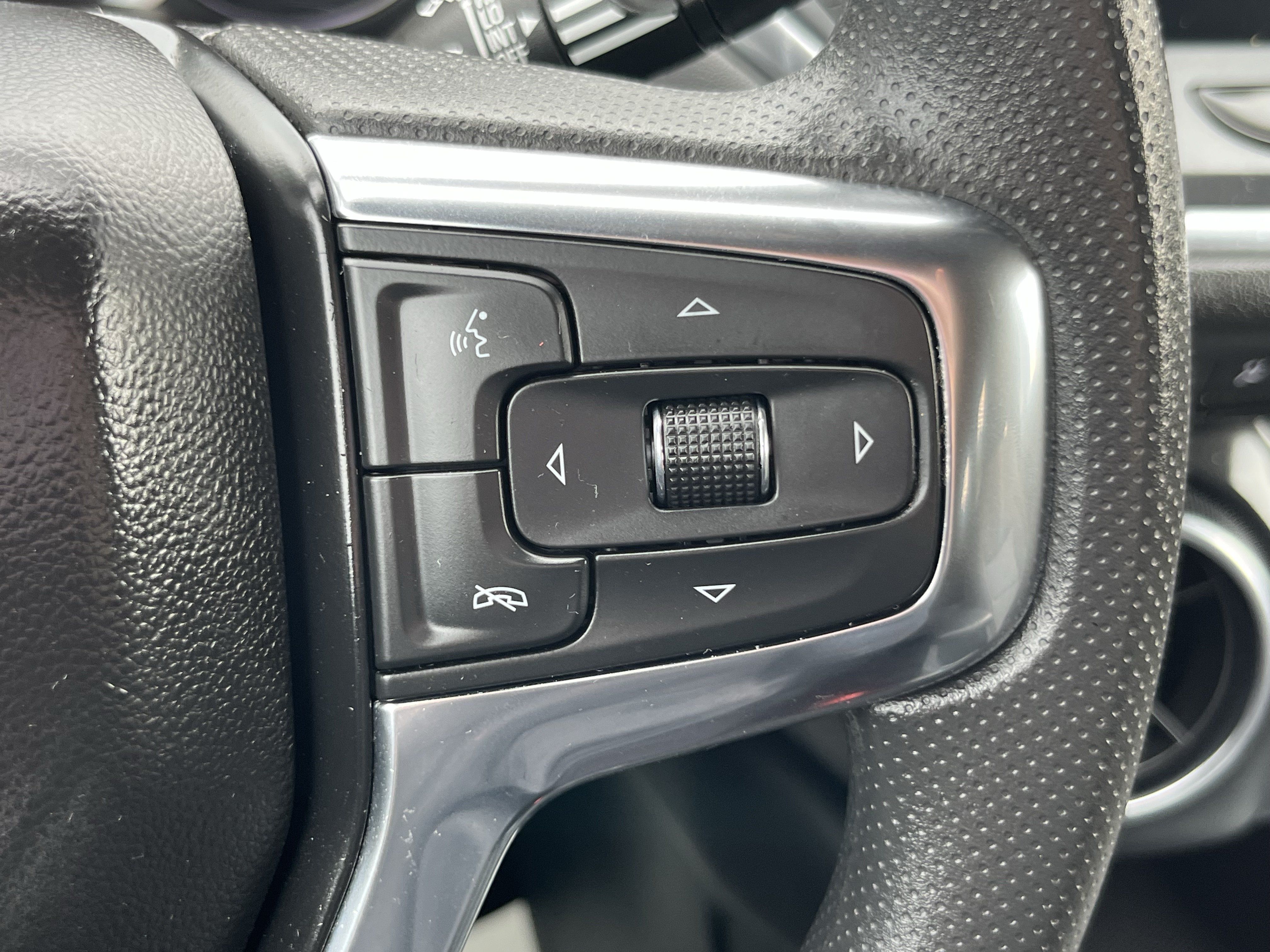 Used 2023 Chevrolet Blazer LT AWD/4WD image 25