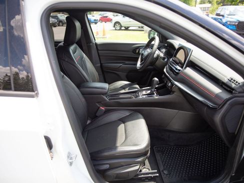 Used 2025 Jeep Compass Trailhawk AWD/4WD image 23