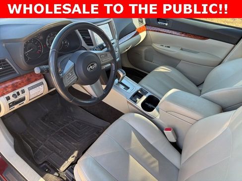 Used 2011 Subaru Outback 2.5i Limited image 11