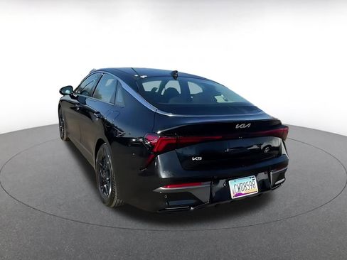 Used 2021 Toyota Camry SE image 11