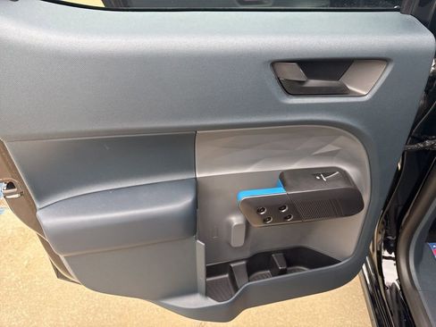 Used 2025 Ford Maverick Lobo image 9